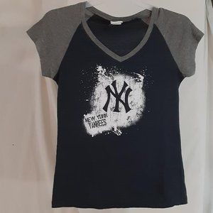 NY New York Yankees Womens Fitted Graphic Tee Lightweight MLB Short Sleeve